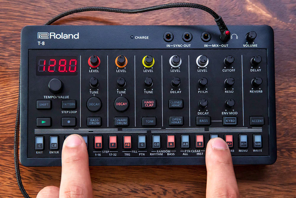 Caja De Ritmos Roland T-8 - Image 8